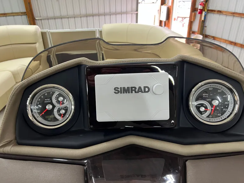 Slide: The Image of Coach Pontoons 221 RFC 1-SERIES SPORTTOON 2022 - 17