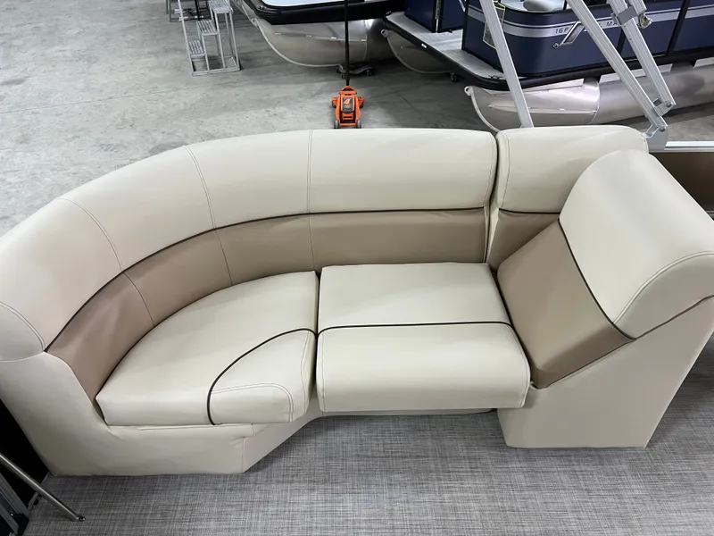 Slide: The Image of Coach Pontoons 221 RFC 1-SERIES SPORTTOON 2022 - 22