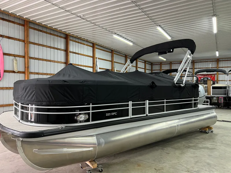 Slide: The Image of Coach Pontoons 221 RFC 1-SERIES SPORTTOON 2022 - 29