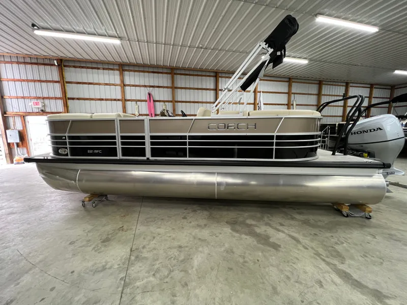 Slide: The Image of Coach Pontoons 221 RFC 1-SERIES SPORTTOON 2022 - 5