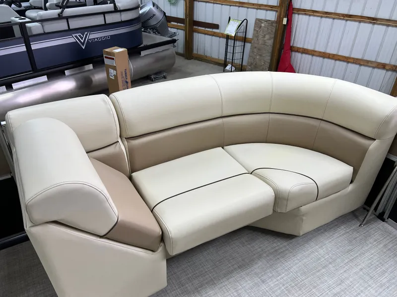 Slide: The Image of Coach Pontoons 221 RFC 1-SERIES SPORTTOON 2022 - 9