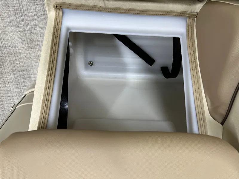 Slide: The Image of Coach Pontoons 221 RFC 1-SERIES SPORTTOON 2022 - 14