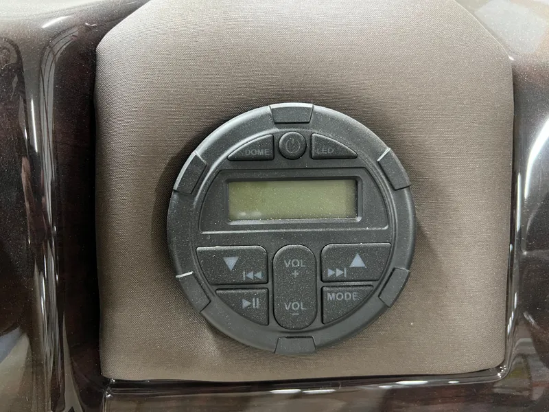 Slide: The Image of Coach Pontoons 221 RFC 1-SERIES SPORTTOON 2022 - 20