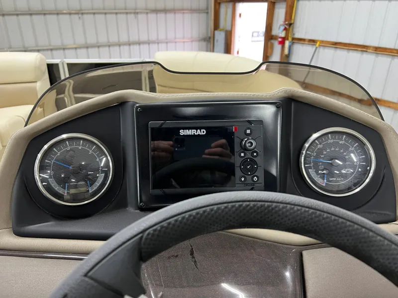 Slide: The Image of Coach Pontoons 221 RFC 1-SERIES SPORTTOON 2022 - 21