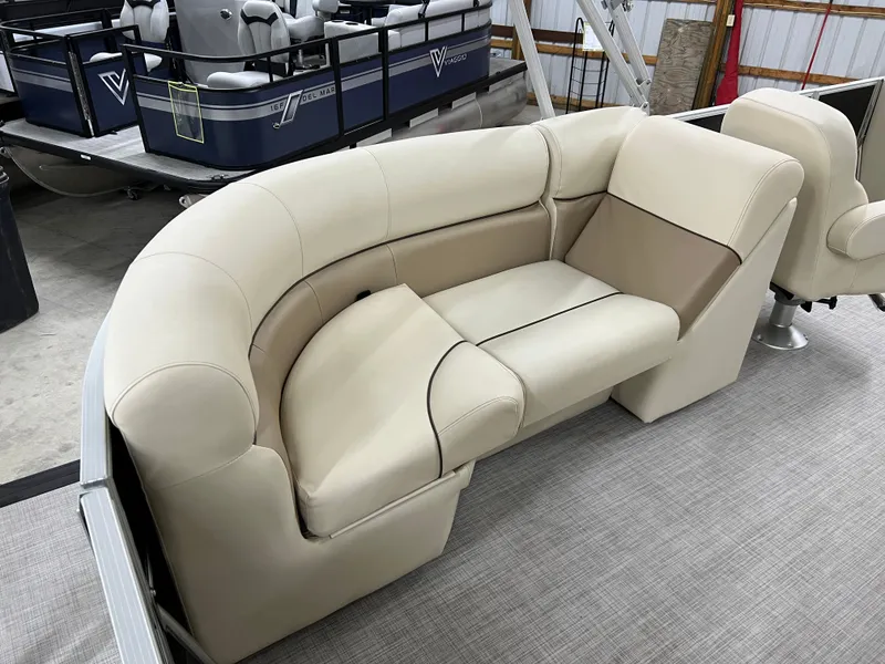 Slide: The Image of Coach Pontoons 221 RFC 1-SERIES SPORTTOON 2022 - 26