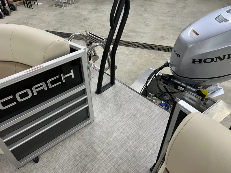 Slide: The Image of Coach Pontoons 221 RFC 1-SERIES SPORTTOON 2022 - 27