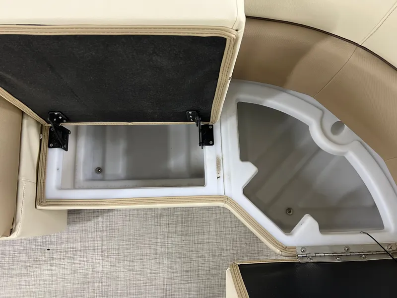 Slide: The Image of Coach Pontoons 221 RFC 1-SERIES SPORTTOON 2022 - 31