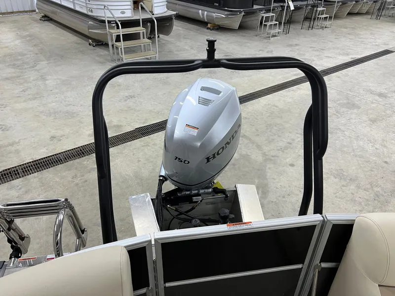 Slide: The Image of Coach Pontoons 221 RFC 1-SERIES SPORTTOON 2022 - 34