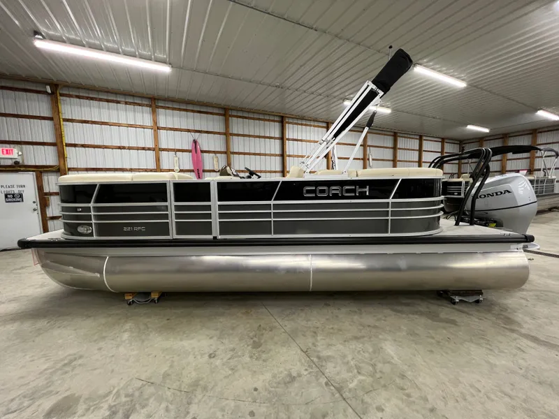Slide: The Image of Coach Pontoons 221 RFC 1-SERIES SPORTTOON 2022 - 5