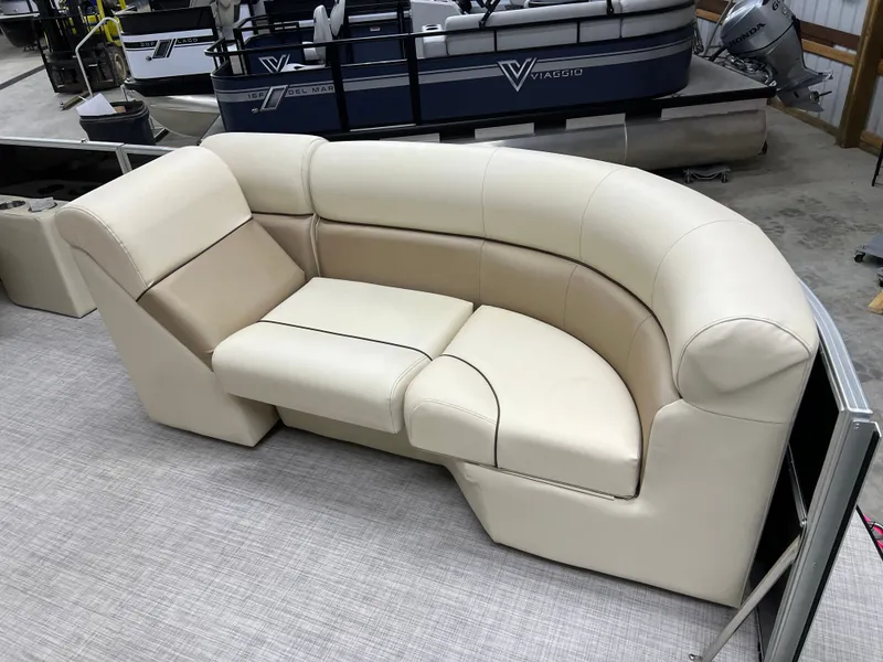 Slide: The Image of Coach Pontoons 221 RFC 1-SERIES SPORTTOON 2022 - 9