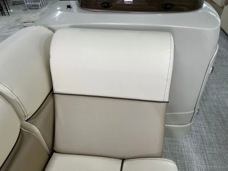 Slide: The Image of Coach Pontoons 221 RFC 1-SERIES SPORTTOON 2022 - 11