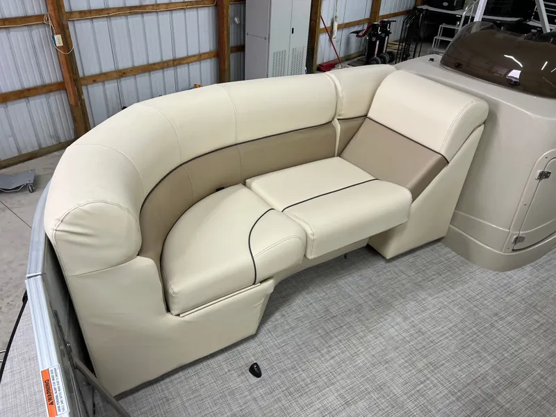 Slide: The Image of Coach Pontoons 221 RFC 1-SERIES SPORTTOON 2022 - 8