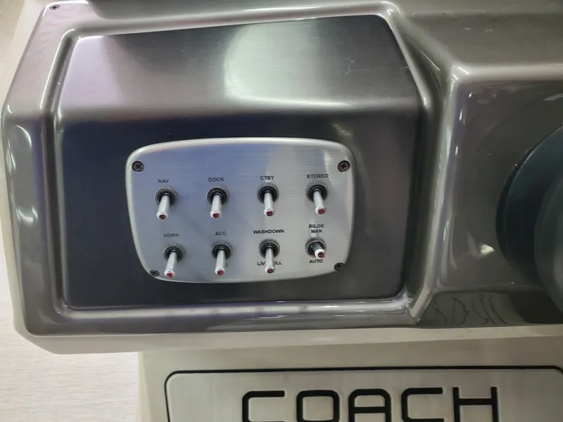 Slide: The Image of Coach Pontoons 243 RFC 3-SERIES 2022 - 11