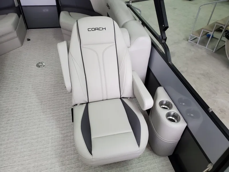 Slide: The Image of Coach Pontoons 243 RFC 3-SERIES 2022 - 26