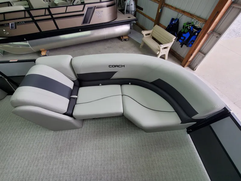 Slide: The Image of Coach Pontoons 243 RFC 3-SERIES 2022 - 3