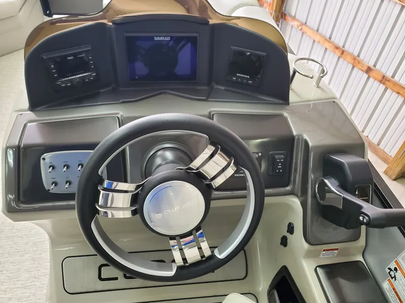 Slide: The Image of Coach Pontoons 243 RFC 3-SERIES 2022 - 36