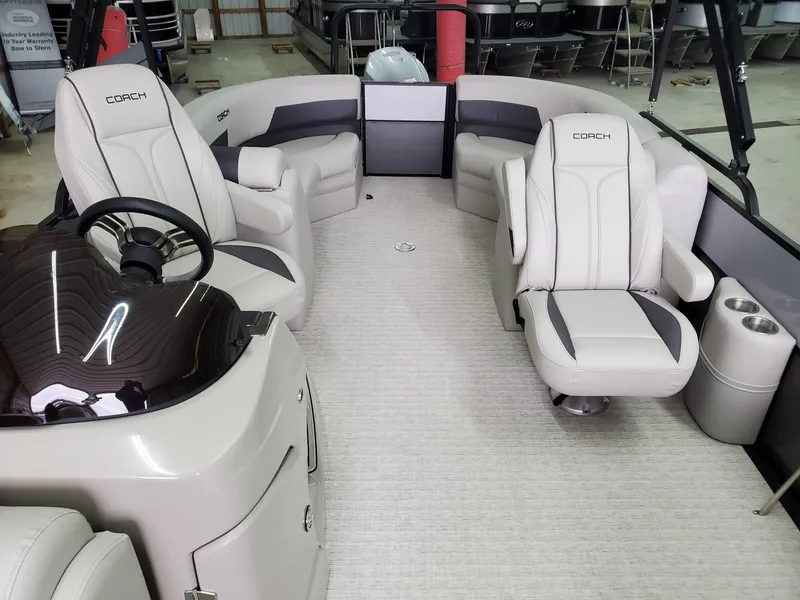 Slide: The Image of Coach Pontoons 243 RFC 3-SERIES 2022 - 8