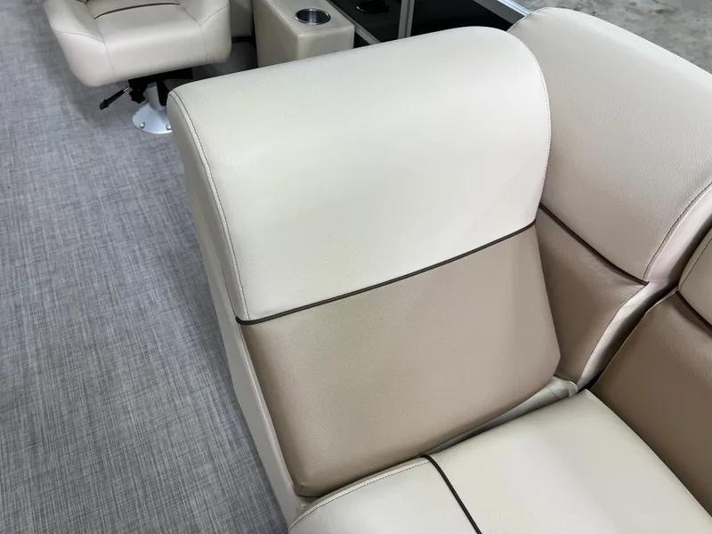 Slide: The Image of Coach Pontoons 221 RFC 1-SERIES SPORTTOON 2022 - 14