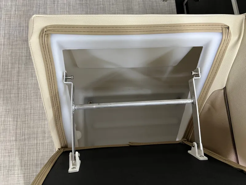 Slide: The Image of Coach Pontoons 221 RFC 1-SERIES SPORTTOON 2022 - 15