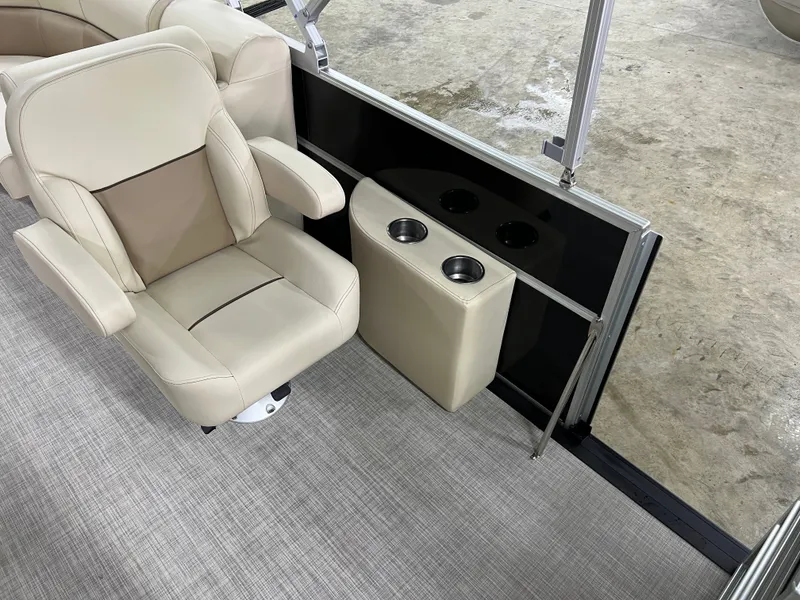 Slide: The Image of Coach Pontoons 221 RFC 1-SERIES SPORTTOON 2022 - 16