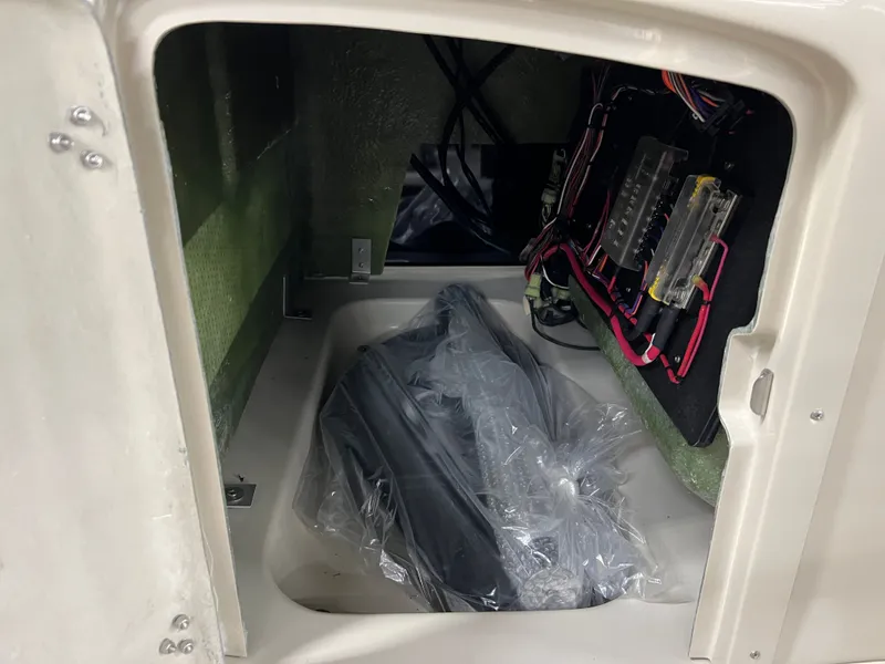 Slide: The Image of Coach Pontoons 221 RFC 1-SERIES SPORTTOON 2022 - 18