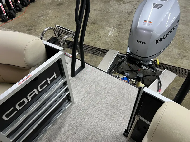 Slide: The Image of Coach Pontoons 221 RFC 1-SERIES SPORTTOON 2022 - 25