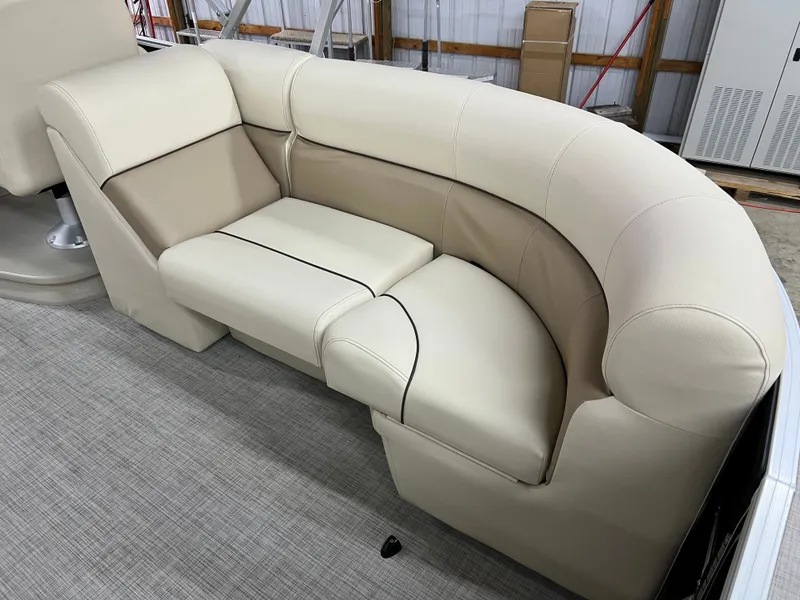 Slide: The Image of Coach Pontoons 221 RFC 1-SERIES SPORTTOON 2022 - 27