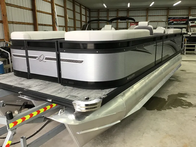 The Image of Qwest 822 E DS BAR LTZ TT2 2022 - 0