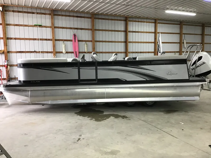 Slide: The Image of Qwest 822 E DS BAR LTZ TT2 2022 - 1