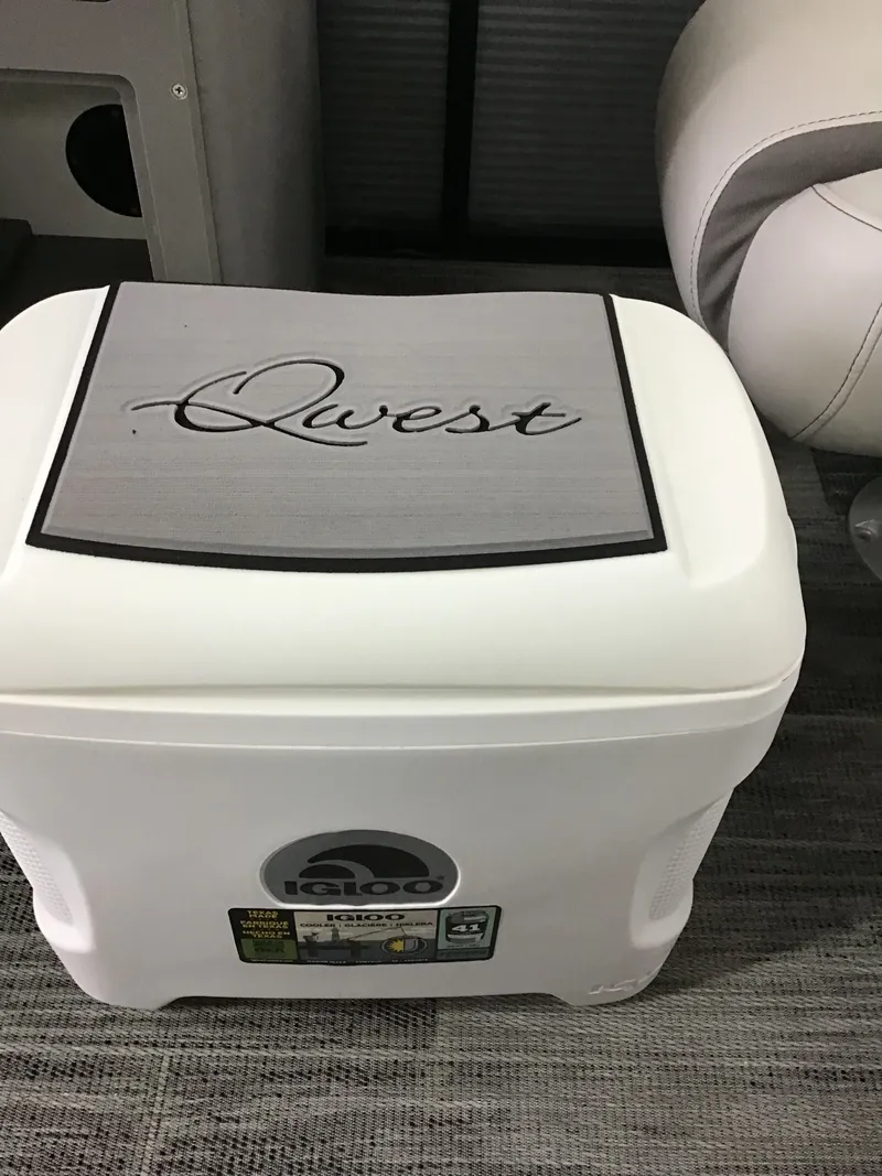 Slide: The Image of Qwest 822 E DS BAR LTZ TT2 2022 - 16