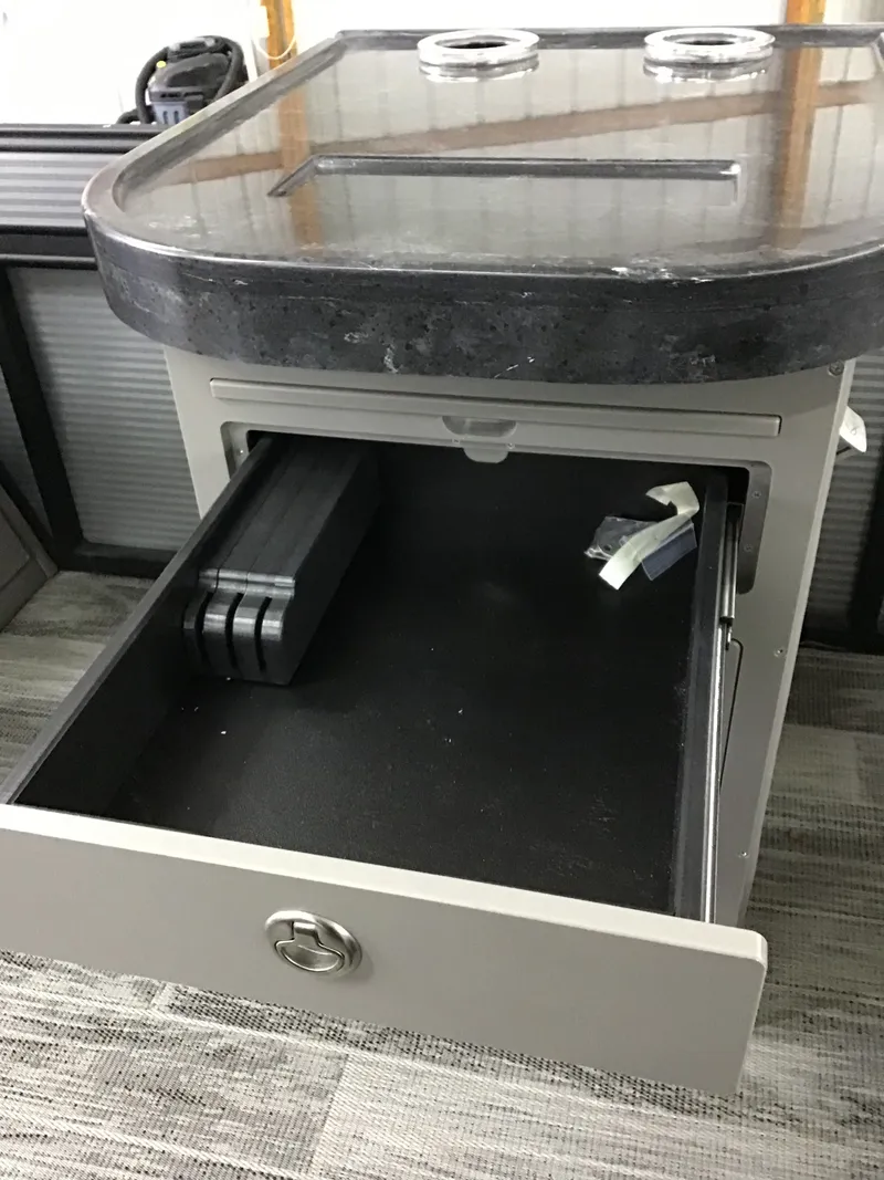 Slide: The Image of Qwest 822 E DS BAR LTZ TT2 2022 - 17