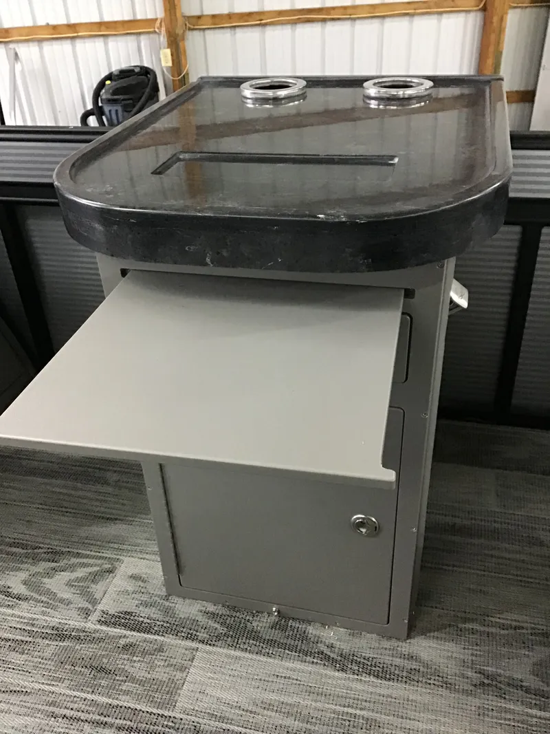 Slide: The Image of Qwest 822 E DS BAR LTZ TT2 2022 - 18