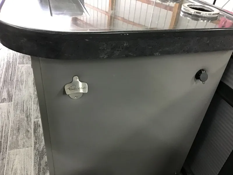 Slide: The Image of Qwest 822 E DS BAR LTZ TT2 2022 - 22