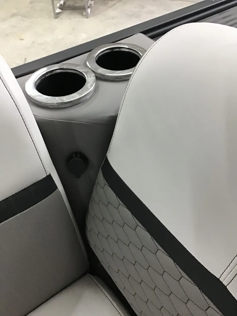 Slide: The Image of Qwest 822 E DS BAR LTZ TT2 2022 - 27