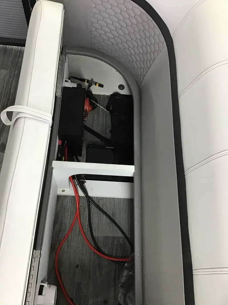 Slide: The Image of Qwest 822 E DS BAR LTZ TT2 2022 - 30