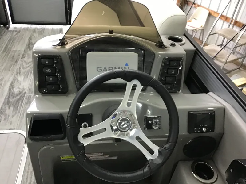 Slide: The Image of Qwest 822 E DS BAR LTZ TT2 2022 - 33