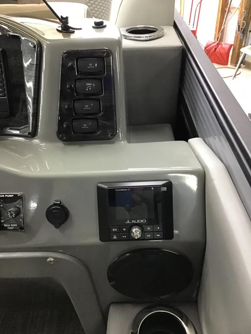 Slide: The Image of Qwest 822 E DS BAR LTZ TT2 2022 - 36