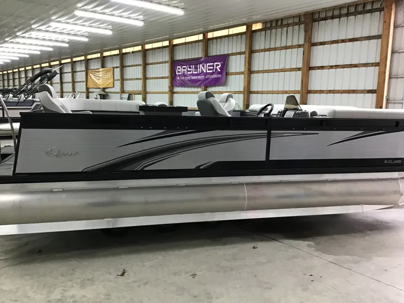 Slide: The Image of Qwest 822 E DS BAR LTZ TT2 2022 - 7