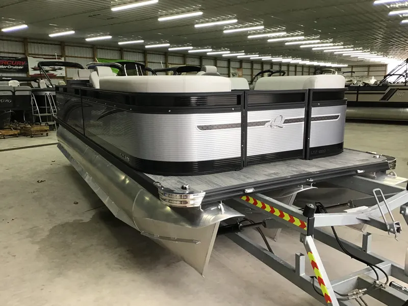 Slide: The Image of Qwest 822 E DS BAR LTZ TT2 2022 - 8