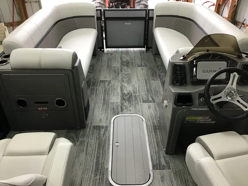 Slide: The Image of Qwest 822 E DS BAR LTZ TT2 2022 - 9