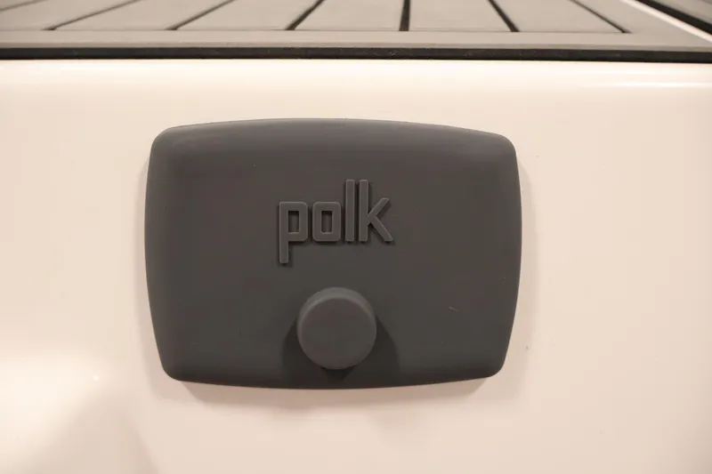 Slide: The Image of Polk audio cover on 2017 Yamaha Boats 212 Limited S. - 43