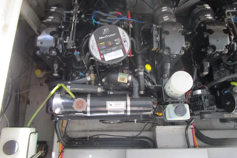 Slide: The Image of 2014 4.3 Mercruiser Starboard - 29