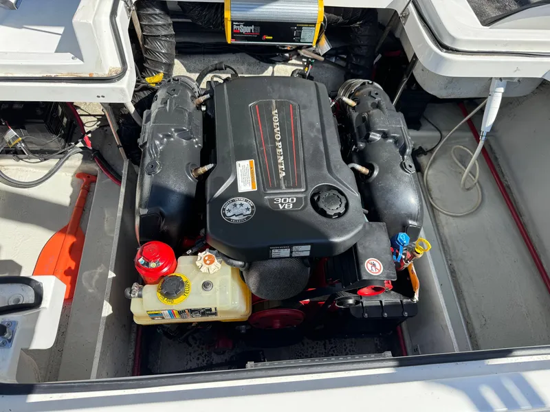 Slide: The Image of Volvo Penta 300 V8 engine in 2017 Cobalt R5 boat. - 33