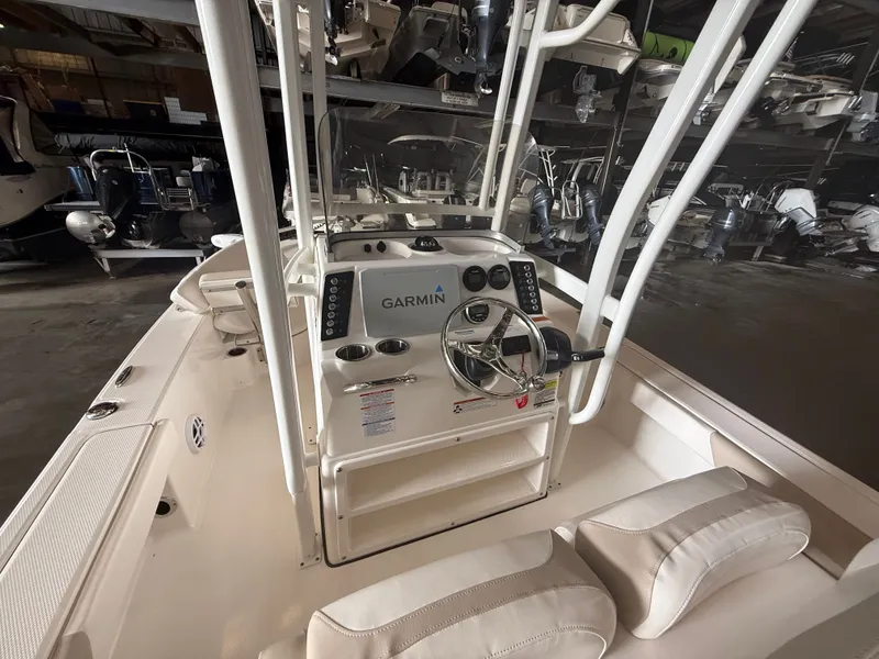 Slide: The Image of Robalo Cayman 226 2021 - 11