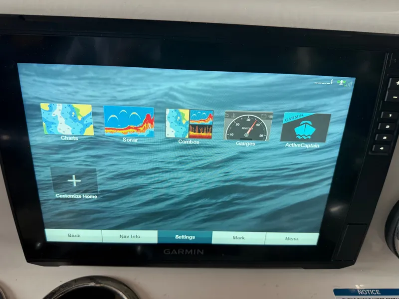 Slide: The Image of Robalo Cayman 226 2021 - 19