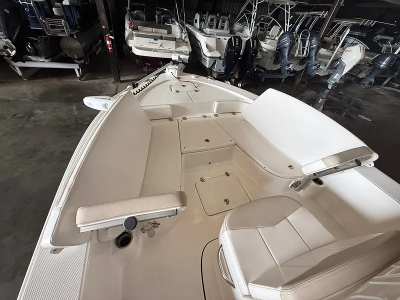 Slide: The Image of Robalo Cayman 226 2021 - 20