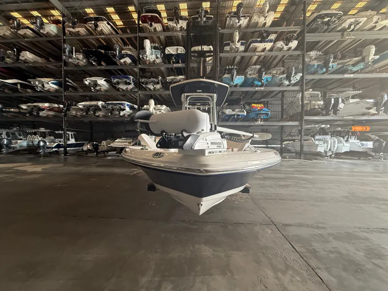 Slide: The Image of Robalo Cayman 226 2021 - 3