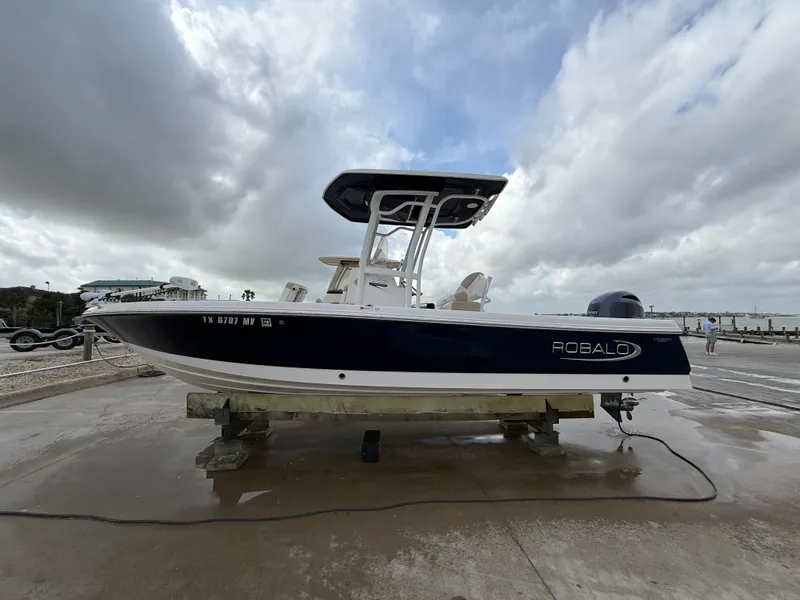 Slide: The Image of Robalo Cayman 226 2021 - 30