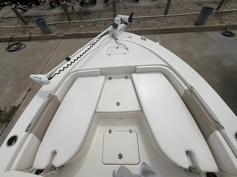 Slide: The Image of Robalo Cayman 226 2021 - 40