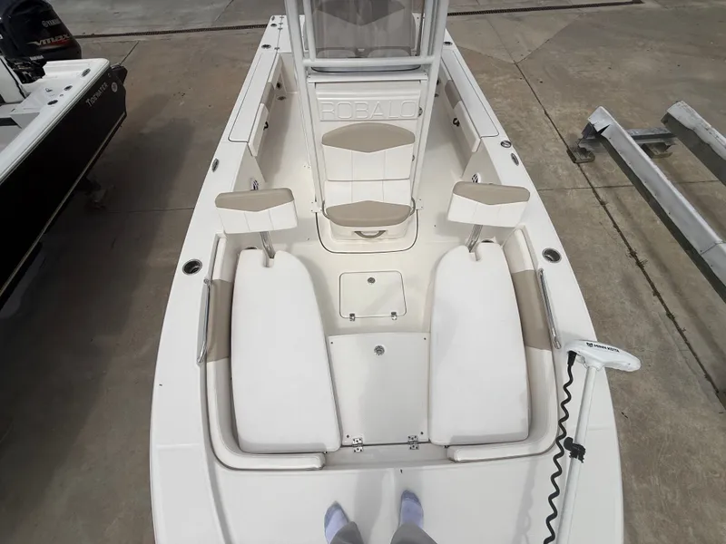 Slide: The Image of Robalo Cayman 226 2021 - 41